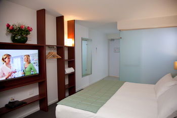 Grand Hotel Wyong - Accommodation Main Beach 7
