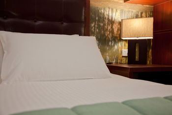 Grand Hotel Wyong - Accommodation Main Beach 9