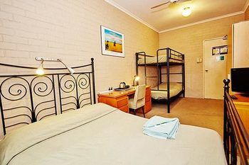 Billabong Gardens - Hostel - Accommodation Main Beach 7