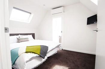 Position Perfect - Accommodation Main Beach 8