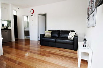 Position Perfect - Accommodation Main Beach 20