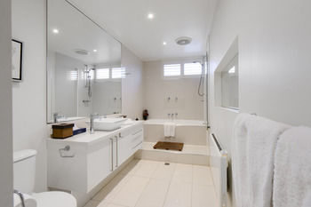 UrbanMinder @ Margeaux - Accommodation Main Beach 0