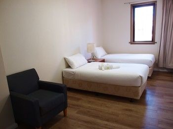 Shilla Lodge Hotel - Accommodation Main Beach 13