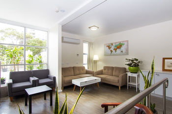 Shilla Lodge Hotel - Accommodation Main Beach 17