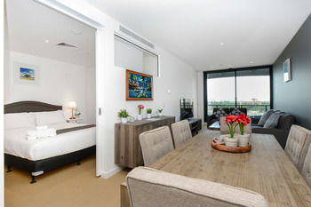 UrbanMinder At SQ - Accommodation Main Beach 6