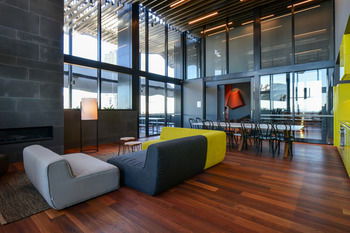 UrbanMinder At SQ - Accommodation Main Beach 16