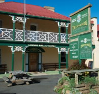 Castle Hotel - Accommodation Main Beach