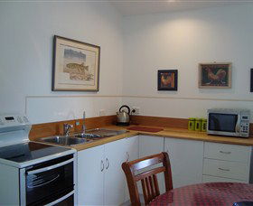 Pinners' Bed And Breakfast - Accommodation Main Beach 1