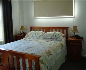 Pinners' Bed And Breakfast - Accommodation Main Beach 2