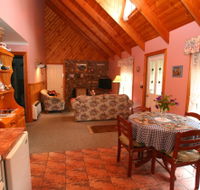 Rosebank Cottage Collection - Accommodation Main Beach