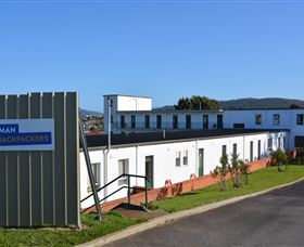 Tasman Backpackers - Accommodation Main Beach 0