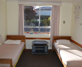 Tasman Backpackers - Accommodation Main Beach 4