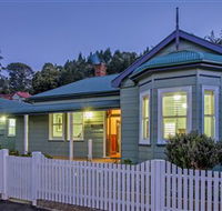 Mt Lyell Anchorage - Accommodation Main Beach