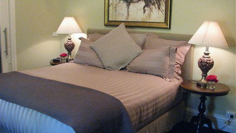 Old Post Office Bed & Breakfast - Accommodation Main Beach 2