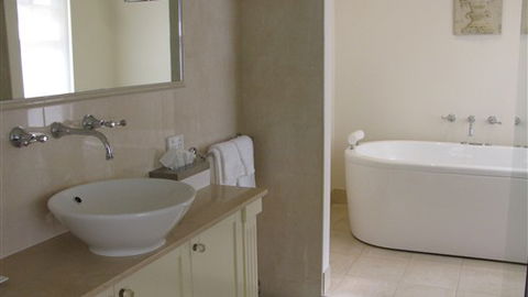 Old Post Office Bed & Breakfast - Accommodation Main Beach 3