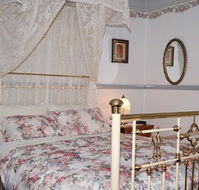 Cuddledoon Cottages BB - Accommodation Main Beach
