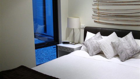 About Melbourne Apartments - Accommodation Main Beach 5