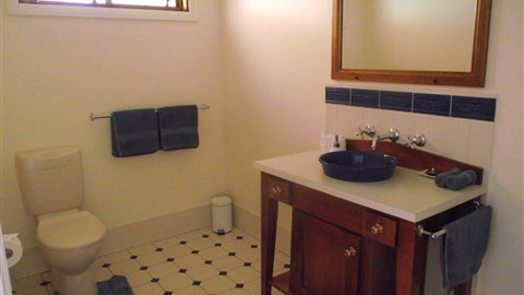 Stableford House Bed & Breakfast - Accommodation Main Beach 3