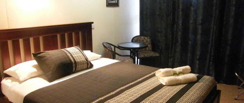 Boomers Guest House Hamilton - Accommodation Main Beach 8