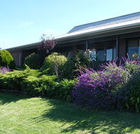 Boomers Guest House Hamilton - Accommodation Main Beach