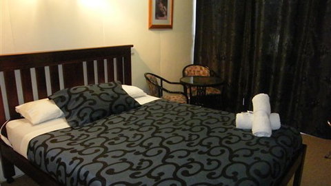 Boomers Guest House Hamilton - Accommodation Main Beach 1