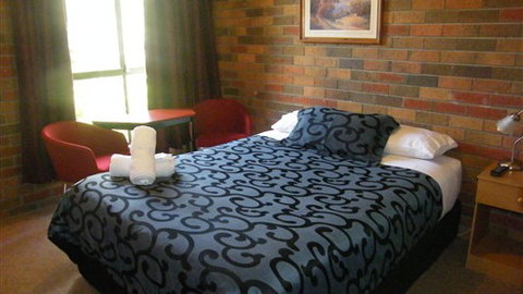 Boomers Guest House Hamilton - Accommodation Main Beach 4