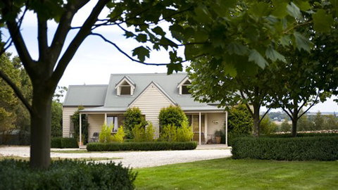 Armley Park - Accommodation Main Beach 3