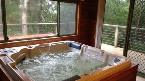 Southern Anchorage Retreat - Accommodation Main Beach 3