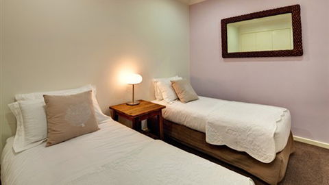 Toscano, Milano & Veneto On Olive - Accommodation Main Beach 0