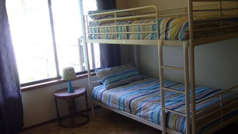 Serenity Views - Accommodation Main Beach 1