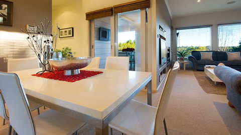 Acqua Vista - Accommodation Main Beach 1