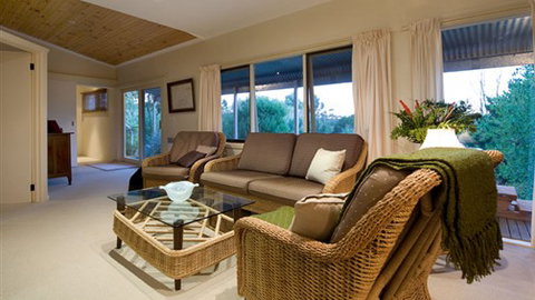 Acqua Vista - Accommodation Main Beach 2