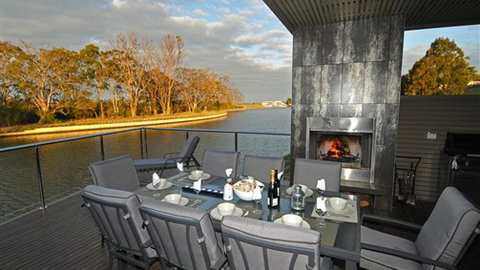 Gippsland Lakehouse - Accommodation Main Beach 0