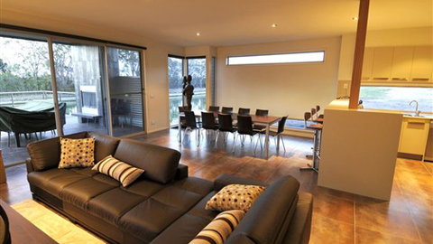 Gippsland Lakehouse - Accommodation Main Beach 3