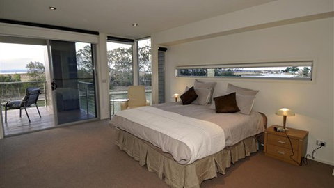 Gippsland Lakehouse - Accommodation Main Beach 4