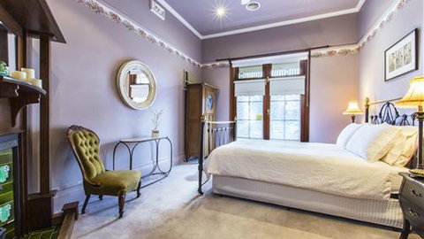 Avalon Guesthouse - Accommodation Main Beach 1