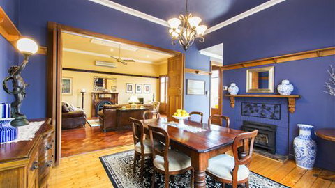 Avalon Guesthouse - Accommodation Main Beach 5