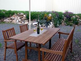 Captain Rodda's Cottage - Accommodation Main Beach 2