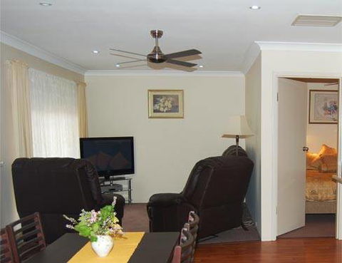 Aarinda Retreat - Accommodation Main Beach 1