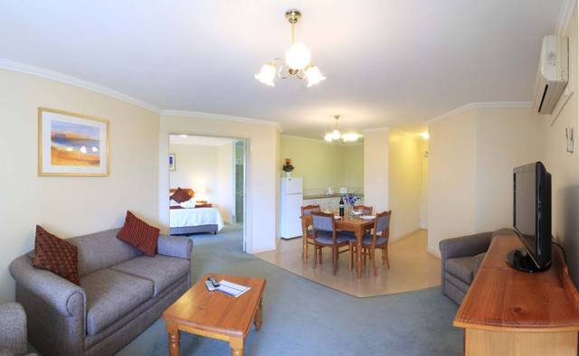 Broadwater WA Accommodation Main Beach
