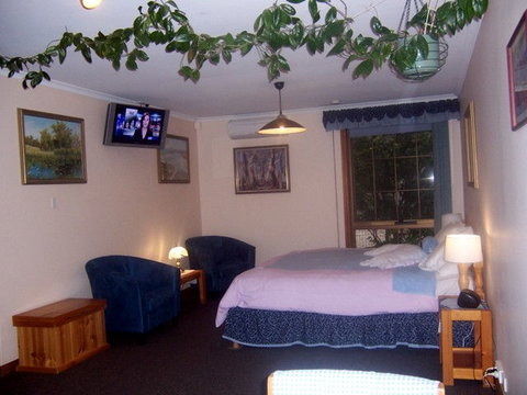 Adelaide Hills Bed & Breakfast Accommodation - Accommodation Main Beach 2