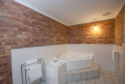 Allan Cunningham Motel And Old Wagon Restaurant - Accommodation Main Beach 3