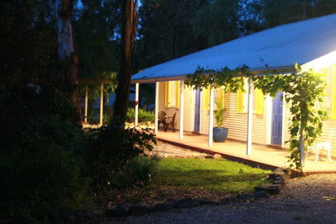 Amy's House - Accommodation Main Beach 0