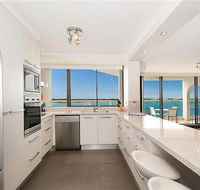 Beaconlea Tower Apartments - Accommodation Main Beach
