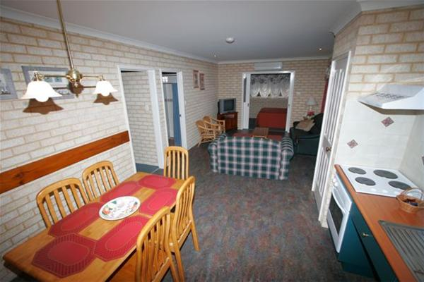 Busselton Villas and Caravan Park - Accommodation Main Beach