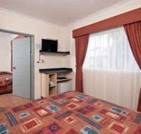 Cairns Queens Court - Accommodation Main Beach