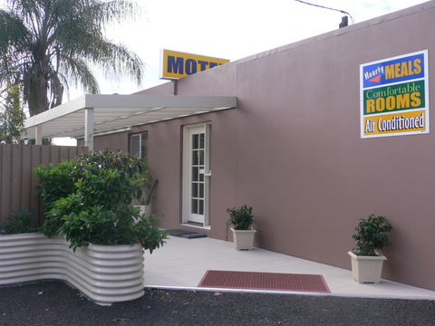 Chinchilla Motel - Accommodation Main Beach 1