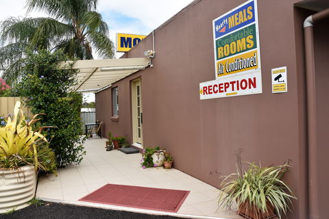 Chinchilla Motel - Accommodation Main Beach 5