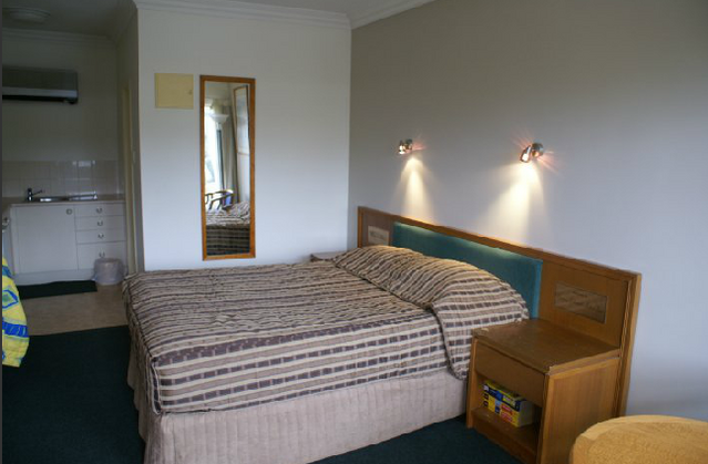 Coopers Colonial Motel - Accommodation Main Beach