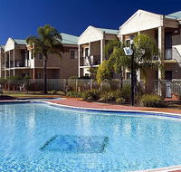 Country Comfort inter City Hotel  Apartments - Accommodation Main Beach